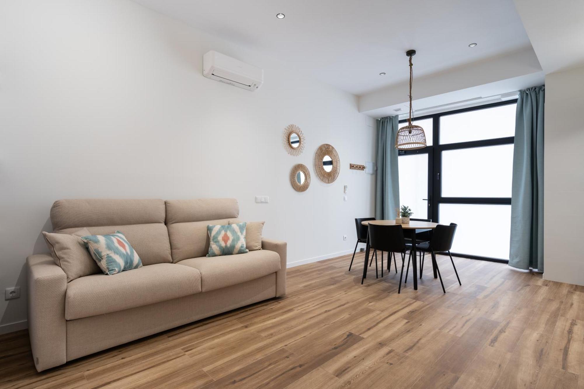 Marina Beach Apartments Valencia Exterior photo