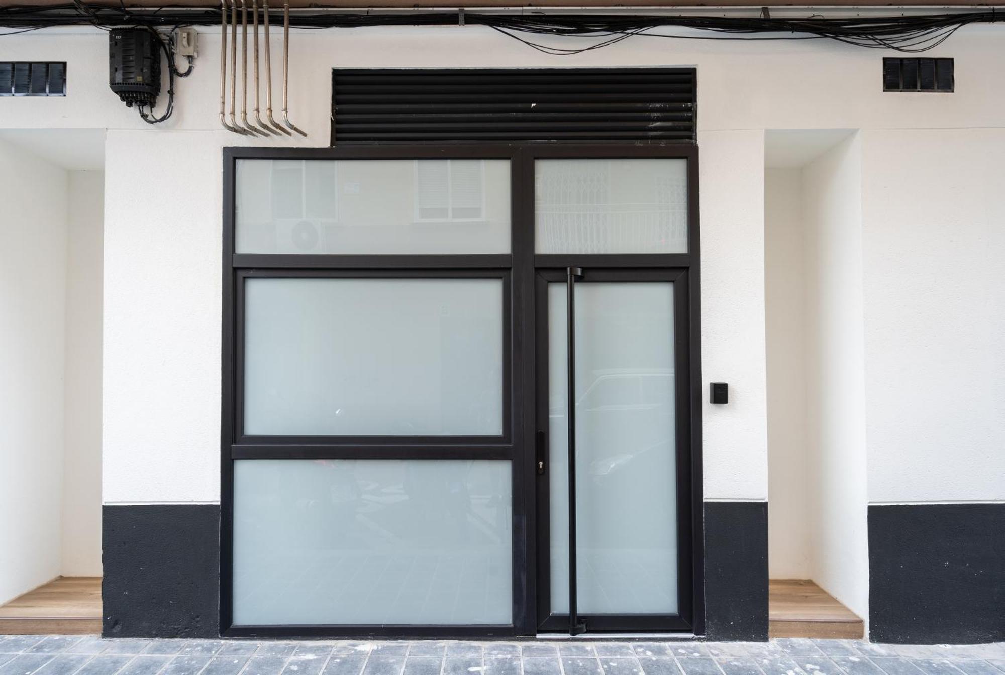 Marina Beach Apartments Valencia Exterior photo